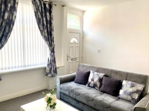 Cosy Cheerful 2 Bedrooms Near Piccadilly, Etihad Stadium Sleeps up to 5